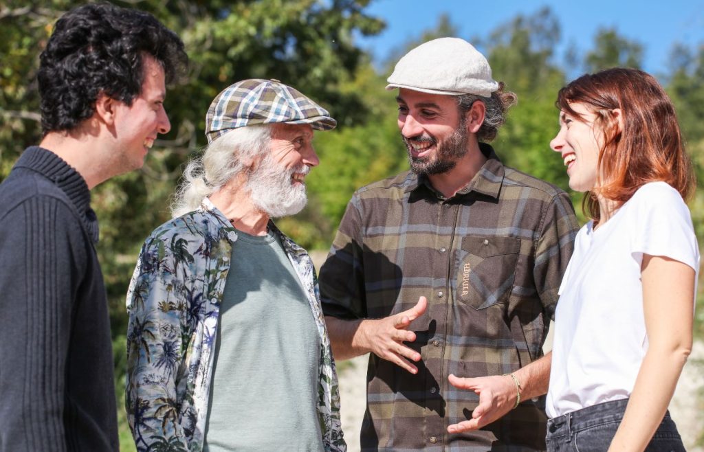 famiglia-rosso-sostenibilita-autosufficienza-1