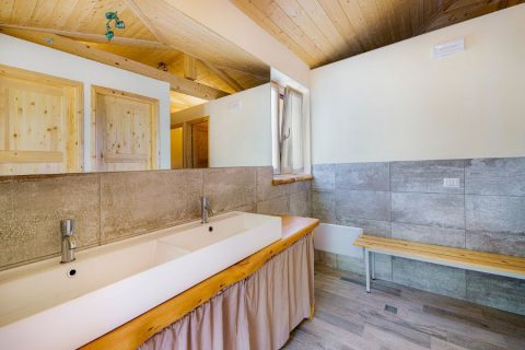 il-centro-agricampeggio-bagno-autosufficienza