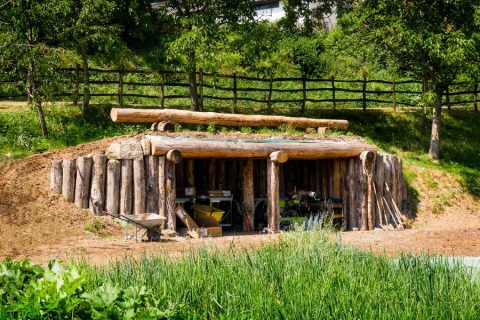 orto-biointensivo-zona-attrezzi-autosufficienza